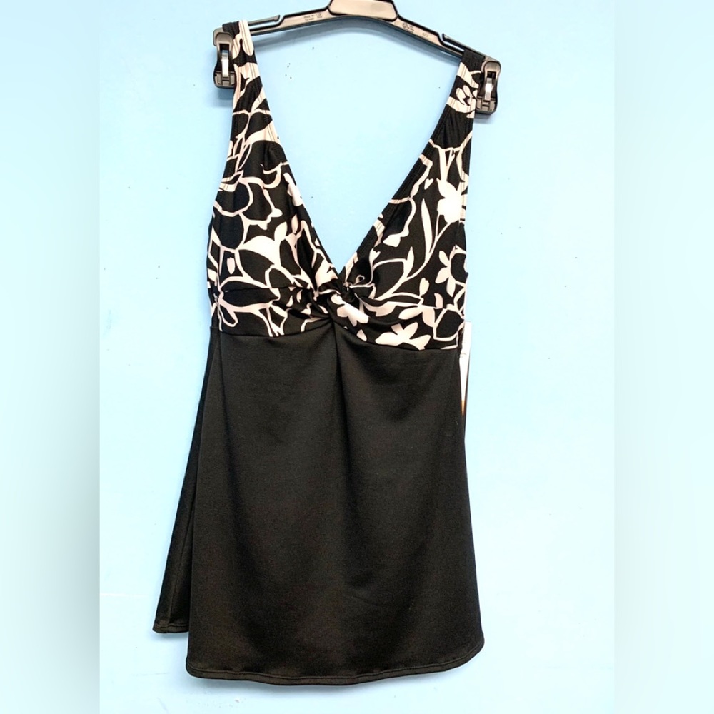 10 DD NWT swimdress tunic Roxanne swimsuit black white E15197